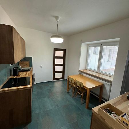 Mikulovska Chalupa Se Sklepem Exteriör bild