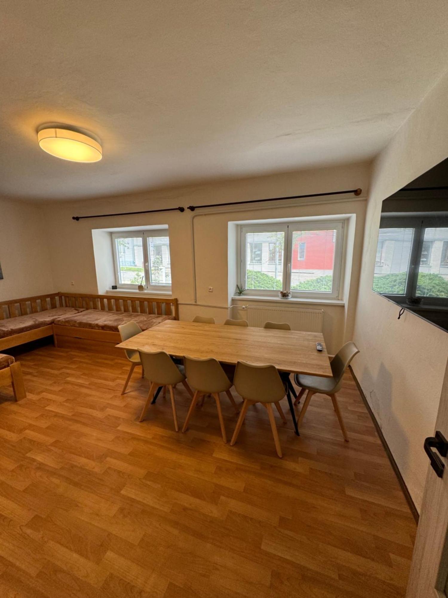 Mikulovska Chalupa Se Sklepem Exteriör bild